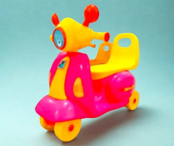 VIP Evergreen Hot Wheels Bike for Kids - Image 2